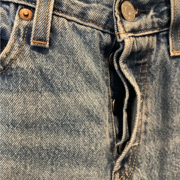 Levi's Light Blue Distressed Ankle Jeans - Picture 4 of 6